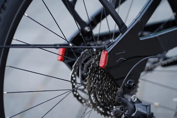 Die Beleuchtung ist quasi in den Rahmen integriert (Bildquelle: Kumo)