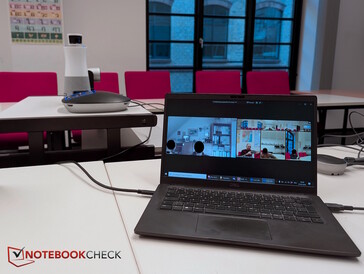 Gute Bildqualität (rechte Laptop-Bildhälfte)