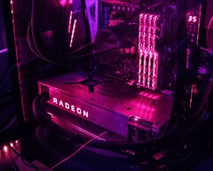 Fast alle AMD Radeon RX 6000 Grafikkarten sind jetzt unter ihrem Listenpreis erhältlich. (Bild: Zii Miller)
