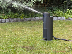 Der Aiper IrriSense ermöglicht punktgenaue Bewässerung ohne aufwendige Installation. (Bildquelle: Marcus Schwarten / Notebookcheck)