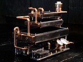 Kupfer-Rohre und Druckmesser verschaffen dem PC von Billet Labs einen Steampunk-Look.