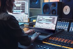 Das ExpertBook B6 Flip wird gegen Aufpreis mit einem 1.000 Nits hellen Mini-LED-Display angeboten. (Bild: Asus)