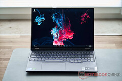 Direkt von Lenovo gibts aktuell das Legion 5 Pro 16 Gaming-Notebook mit 500 cd/m² hellem 165Hz QHD-Display, AMD Ryzen 5 und GeForce RTX 3060 zum Bestpreis (Bild: Alexander Wätzel)