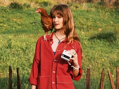 Die Polaroid Go wird als besonders kompakte Sofortbild-Kamera vermarktet.