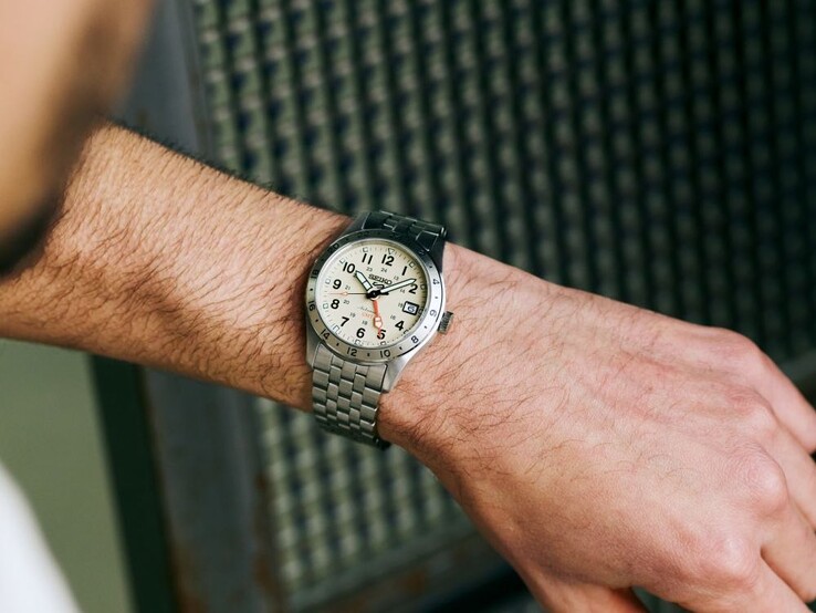 Seiko 5 Sports Field-HDB002 mit Zifferblatt in Beige