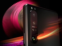 Zum Nachfolger des Xperia 1 III, hier im Bild von Sony, werden bereits eifrig Specs und Launchtermin kolportiert. Wie so oft bei Xperia-Leaks ohne Gewähr.
