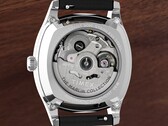 Rückansicht der Timex Marlin Chatham Automatic mit Blick auf das Miyota-Automatikwerk durch den Sichtboden.