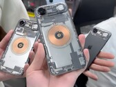 Linzins modifiziertes iPhone Air verfügt über einen physischen SIM-Slot und eine transparente Rückseite.