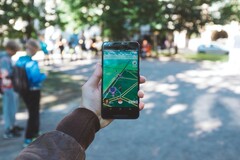Nutzer eines Galaxy S20 müssen derzeit zu einem anderen Smartphone greifen, wenn sie Pokémon Go spielen möchten. (Bild: David Grandmougin, Unsplash)