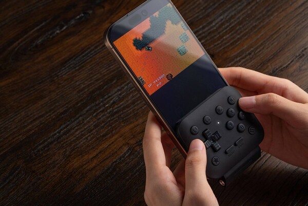 Die 8BitDo FlipPad EDC Black Edition wird exklusiv über die Website von 8BitDo erhältlich sein