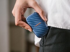 Über einen USB-C-Anschluss mit USB 3.2 Gen 2 erreicht das Laufwerk Lesegeschwindigkeiten von bis zu 600 MB/s