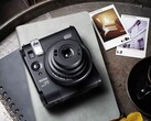 Die Fuji Instax Mini 99 bietet deutlich mehr Optionen als die meisten Sofortbild-Kameras. (Bild: Fujifilm)