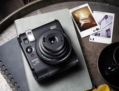 Die Fuji Instax Mini 99 bietet deutlich mehr Optionen als die meisten Sofortbild-Kameras. (Bild: Fujifilm)