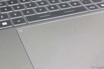Shortcuts in den oberen beiden Ecken des Clickpads zum Starten des Rechners und des MSI Centers