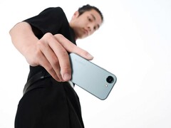 Bluefox NX1: Kompaktes Smartphone gibt es global (Bildquelle: Bluefox)