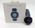 Die Honor Watch GS 3 Smartwatch gibt es in drei Farben, das Testmodell ist blau.
