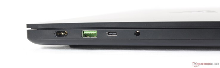 Links: DC Spannungseingang, USB-A 3.2 Gen. 2, USB-C 3.2 Gen. 2 mit USB4 + DisplayPort 1.4 + Power Delivery, 3.5 mm Headset Anschluss