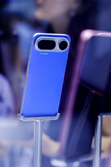 Das NaviX Ultra in Blau.