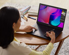 Das Asus ProArt StudioBook 16 OLED besitzt ein großes Trackpad mit Stylus-Support. (Bild: Asus)