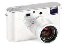 Dieser Prototyp einer Leica M wurde von Jony Ive und Marc Newson entwickelt. (Bild: Leitz Photographica Auction)