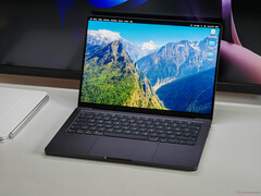 Das MacBook Pro 14 mit dem M5 sowie 32GB RAM und 1TB-SSD ist heute günstig im Angebot