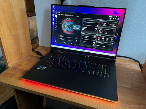 Test Asus ROG Strix Scar 18 2023 G834JY - Gaming Notebook mit RTX 4090