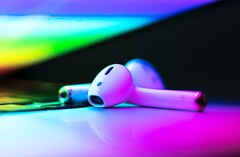 Apple AirPods könnten bald vom Gebrauchtmarkt verschwinden, wegen Apples "Wo ist?"-Integration. (Bild: Chris Wong)
