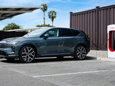 Ab dem vierten Quartal 2026 können Fahrer von vollelektrischen Volvo-Modellen wie dem kompakten EX30 mehr als 20.000 Tesla-Supercharger in ganz Europa direkt über die werkseigene Smartphone-App nutzen.