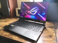 Das Asus ROG Strix Scar 15 erhält angeblich bald ein Update mit Ryzen 6000 und einer GeForce RTX 3080 Ti. (Bild: Notebookcheck)