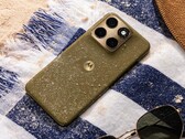 Das Motorola Edge 2026 setzt auf eine auffällige Rückseite mit Stoff-Oberfläche.