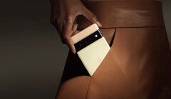 Das Pixel 6 Pro startet als bisher leistungsstärkstes Google-Smartphone. (Bild: Google)