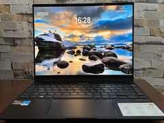 Asus Zenbook Flip 14 OLED im Test: AMD- und OLED-Knaller