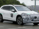 Mercedes EQS SUV Facelift 2026: Erlkönig zeigt Sternenlicht, MB.OS und 800-Volt-Technik (Bildquelle: Automedia)