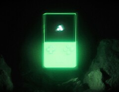 Der Analogue Pocket wird bald in einer limitierten "Glow in the Dark"-Version angeboten. (Bild: Analogue)