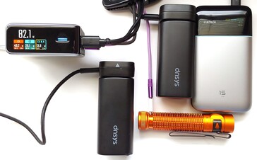 In einem Test lieferte der Cuktech 82,1 W beim gleichzeitigen Laden von vier Geräten.