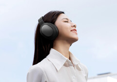 Den Nokia E1200 Kopfhörer gibts jetzt auch als Variante mit ANC. (Bild: Nokia / RichGo)