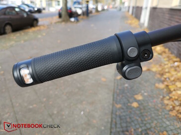 Hier steuert man Blinklicht und Hupsignal