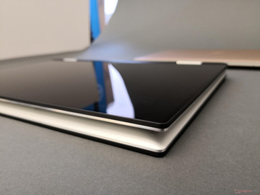Alle Konfigurationen des XPS 15 2-in-1 haben ein Glossy-Display