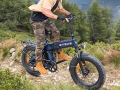 Engine Pro 3.0 Boost: Klappbares E-Bike soll sich auch für das gelände eignen (Bildquelle: Engwe)