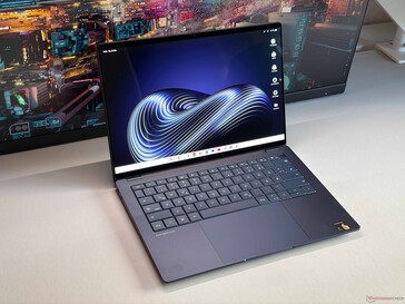 HP Googlebook 14c mit einem spiegelnden OLED-Panel