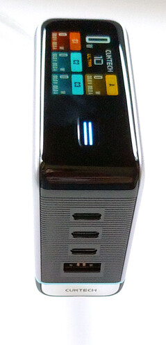 Ansicht der Oberseite und der Vorderseite.