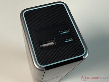 Oben drei USB-Ports