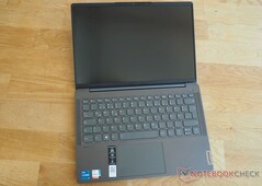 Lenovo Flashsae: IdeaPad Pro 5 14 unvergleichlich günstig mit AMD Ryzen 7, 32 GB RAM und 120 Hz 3K-Display (Bild: Florian Glaser)