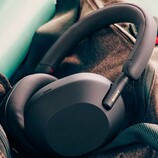 Die abgebildeten Sony WH-1000XM5 erhalten schon bald einen Nachfolger. (Bildquelle: Sony)