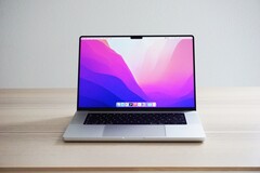 Das neue MacBook Pro läuft wegen macOS 12 noch nicht ganz so rund. (Bild: Anthony Choren)