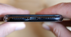 Das modifizierte iPhone mit USB Type C wurde für 86.001 US-Dollar versteigert (Bild: geeken/ebay)