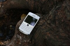 Zinwa bietet ein neues, BlackBerry-artiges Smartphone an (Symbolfoto, Bildquelle: Thai Nguyen auf Unsplash)