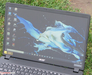 Das Extensa im Freien (geschossen bei komplett bedecktem Himmel).