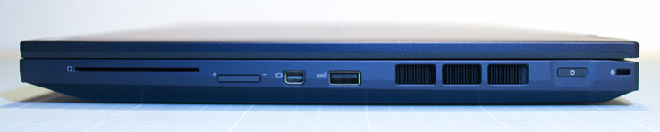 Smartcard-Reader; DisplayPort; USB-Typ-A 3.1 Gen 2; Kensington-Sicherheitsschlitz