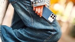 Das Poco F8 Ultra mit Bose-Sound und vermutlich auch im Denim-Look startet global bereits Ende November wie ein offizielle Teaser beweist. (Bildquelle: Weibo)